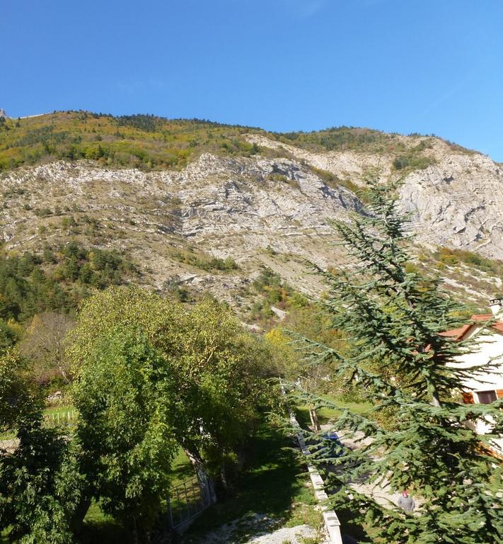 Le Rocher Des Ducs, Vue Sur Montagne, Abris Voitures Et Motos Le Glaizil Экстерьер фото